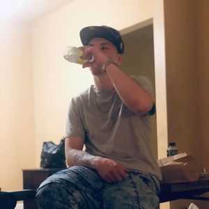 Meet your Posher, Dustin